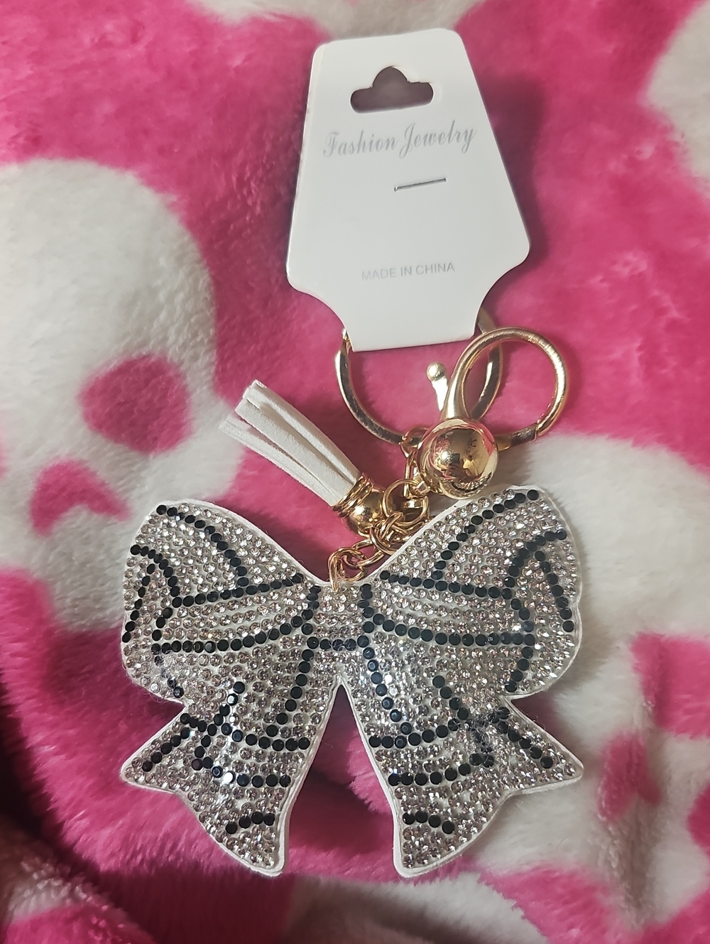 NWT RHINESTONE WHITE AND BLACK RIBBON Keychain